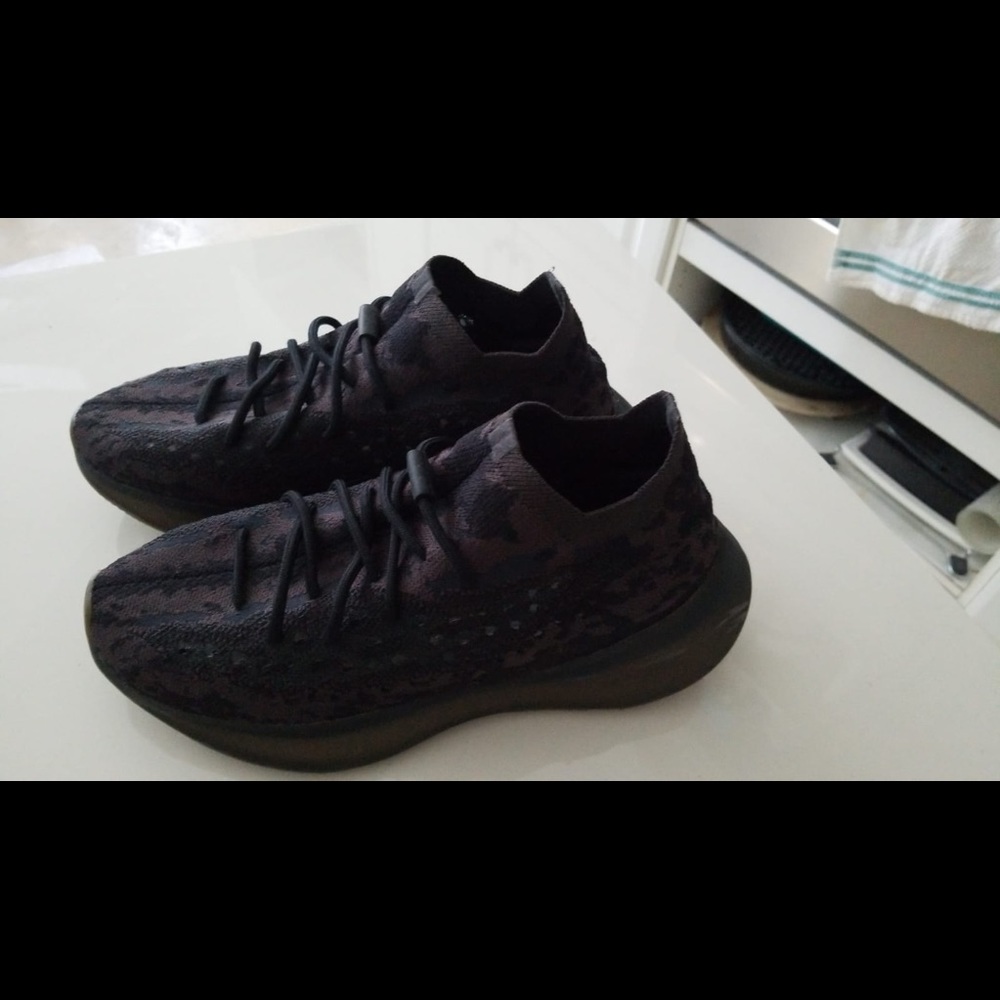 Yeezy boost 380 oynx size 10 with box